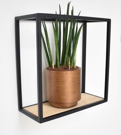 Wandrek vierkant zwart metaal - 18cm breed x 18cm hoog x 12cm diep - Wandschap zwart dun met hout - wandplank Soto rechthoekig - Wandschappen design metaal