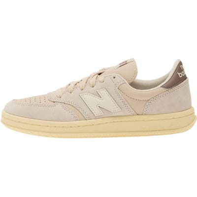 Lage Sneakers New Balance Baskets T500 beige daim