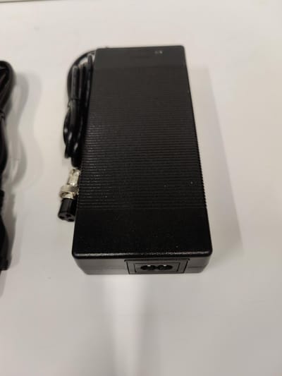 52V oplader elektrische step - Zero10X - Z10X - Z8X - Vsett9 - Z9 - oplader Dualtron - oplader Kaboo -  oplader Kugoo Kirin - 1.7A output - charger 52V