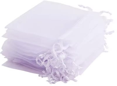 Kleine cadeauzakjes - Witte Cadeau zakjes - 7/8CM - Mini Organza Zakjes - Mini Geschenkzakje - Juwelenzakje - Sieradenzakje - 100 Stuks - Wit - Traktatiezakje met sluiting - CHPN