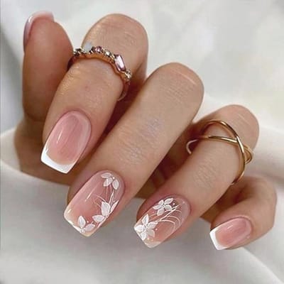 Korte Vierkante Witte French Tip Kunstnagels met Bloemen Design - 24 Stuks
