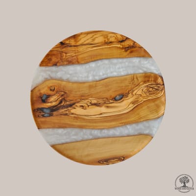 Wood and Olives - Olijfhouten Borrelplank met Epoxy - Handgemaakt - 40 cm - Wit