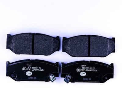 Hella PAGID remblokken Schijfrem Voorzijde met toebehoren voor Suzuki Dzire, Splash, Swift