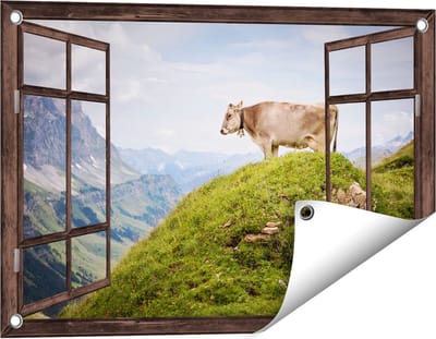 Gards Tuinposter Doorkijk Koe in de Bergen - 60x40 cm - Tuindoek - Tuindecoratie - Wanddecoratie buiten - Tuinschilderij