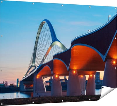 Gards Tuinposter Oversteek Brug in Nijmegen - 160x120 cm - Tuindoek - Tuindecoratie - Wanddecoratie buiten - Tuinschilderij
