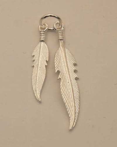 Sterling zilveren hanger 2 veren - hangertje van 925 zilver veertjes - sierlijke zilveren hanger voor aan ketting - leuke zilveren hanger van veren - silver pendant feathers - feather pendants 925 silber - country hanger voor ketting