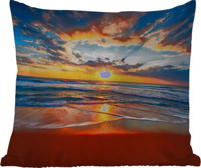 Tuinkussen - Zee - Zonsondergang - Strand - Wolken - Oranje - 40x40 cm - Weerbestendig