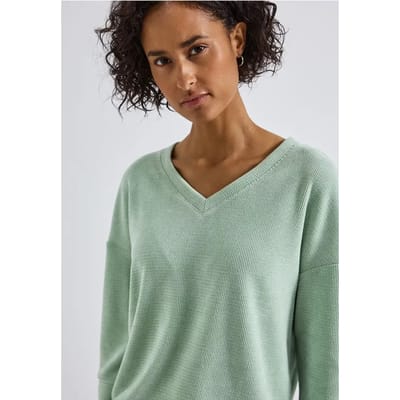 Knus shirt met V-hals