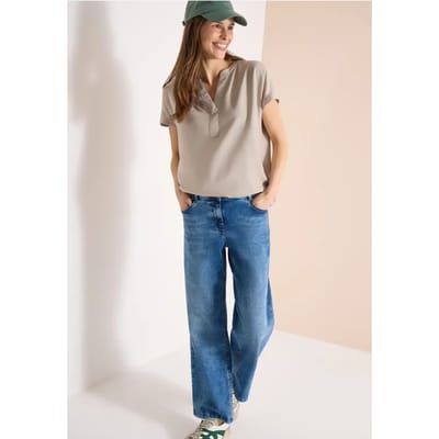 Blouse met korte mouwen en gespleten hals