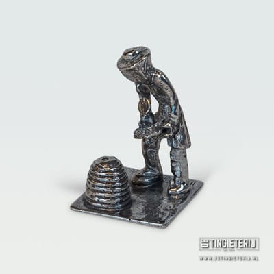 Beeldje Imker - Tin - Miniatuur imker - jubileum geschenk - ambacht - cadeau imker - bijenkorf - jubileum - geschenk pensioen