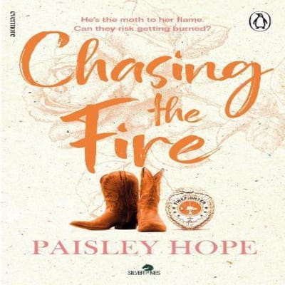 Chasing the Fire door Paisley Hope Paperback Boek 9781804956274