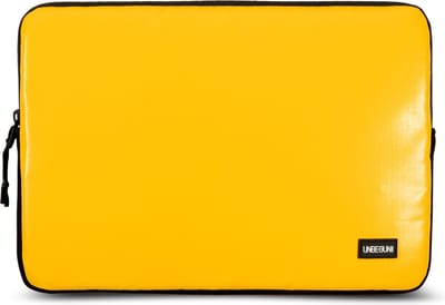 MacBook Pro 14 inch hoes van gerecycled materiaal - Gele laptop sleeve of case voor nieuwe MacBook Pro 14 inch M4/M5 (2025/2026) - Duurzame keuze