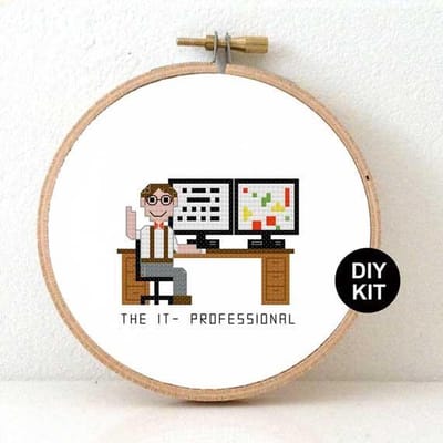 Manlijke IT professional borduurpakket | Borduurpakket voor volwassenen | cadeau voor It-er maken | Borduurpakket inclusief borduurring, DMC borduurgaren, Aida borduurstof, borduurnaald en instructies