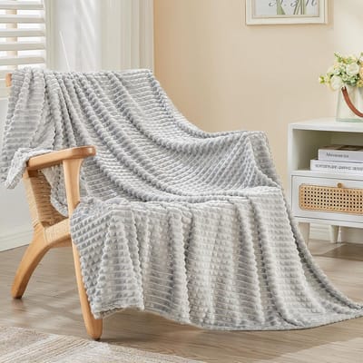 Zachte, Pluche Fleece Deken voor Bank en Bed - Warm en Gezellig Comfort (Lichtgrijs, 130x150 cm)