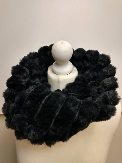 Dames choker Dolores imitatiebont effen donkerblauw ronde sjaal colsjaal rond model