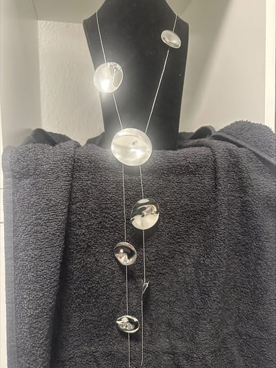 Geometrische zilverkleurige lange halsketting | Make up | Parfum | Moederdag | Verjaardagscadeau| Cadeautje| Valentijnsdag| Kado | sieraden | vaderdag | oorbellen | oorsieraden