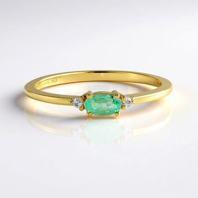 Cavill - Zilveren Ring met Colombiaanse Ovale Smaragd 0,205 ct en Cambodjaanse Zirkonia's 925 Sterling Zilver Verguld - Elegante Groene Edelsteen Ring