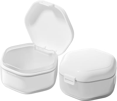 2 stuks beugeldoos - Kunstgebit doos - Reinigingsdoos voor beugels - beugeldoos - Gebitsdoos met filtermandje - Opbergdoos voor gebitsprotheses - Reinigingsdoos voor gebitsprotheses - met filtermandje - Geschikt voor badkamer en op reis - Wit