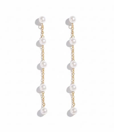 Goudkleurige oorhangers oorbellen voor dames – lang kettingdesign met parel look kralen