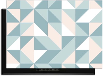 KitchenArt - Pastel Triangles – Inductie Beschermer - 83x51.5 cm - Kookplaat Beschermer - Luxe Afdekplaat Inductieplaat - Anti-slip & Oprolbaar - Beschermmat Inductiekookplaat
