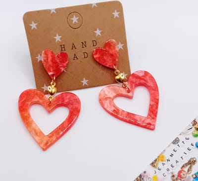 Jeannette-Creatief® - Resin - CoralRedOrange Lovely Hearts with Glitter Oorbellen - CoralRedOrange Oorbellen - Oorbellen - Oranje Oorbellen - Oranjerode Oorbellen - Oranje - Oorbellen Hartjes - RVS Oorstekers - Valentijn - Koningsdag - Moederdag