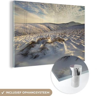 ® Glasschilderij 180x120 cm - Schilderij acrylglas - Het besneeuwde landschap in het Nationaal park Northumberland in Engeland - Foto op glas - Muurdecoratie woonkamer - Wanddecoratie slaapkamer - Schilderijen