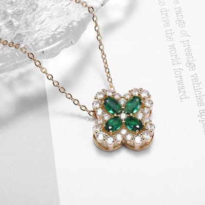 Exquise Geluksklaver Hanger Ketting voor Vrouwen Meisjes Sleutelbeenkettinkje voor Valentijnsdag white