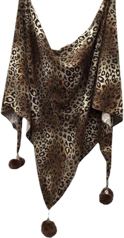 Sjaaltje met pompom, leopardprint