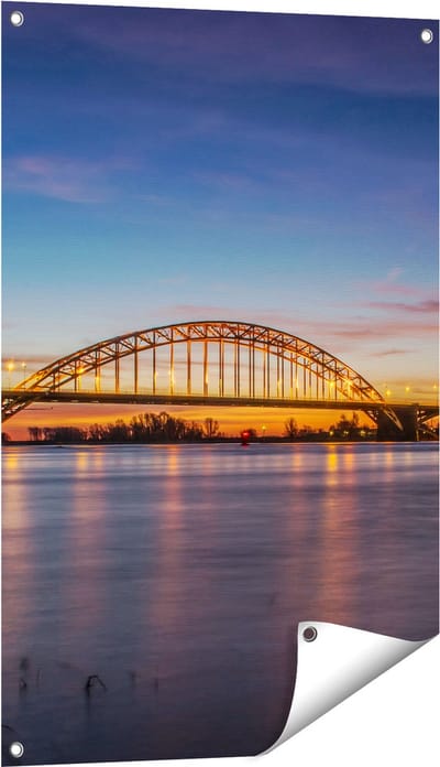 Gards Tuinposter Waalbrug in Nijmegen - 60x90 cm - Tuindoek - Tuindecoratie - Wanddecoratie buiten - Tuinschilderij