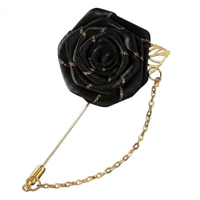 Zwarte bloem broche dames met roos van textiel, goudkleurige speld met decoratief blad en ketting detail, elegante broche als revers speld in bloemvorm voor jas, colbert of blouse