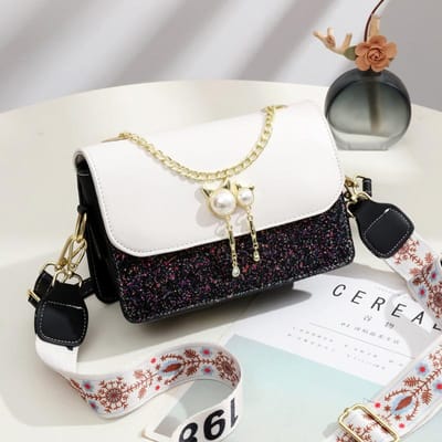 Nieuwe Hoge Uiterlijk Niveau Helder Leer Mode Handtas Hoge Uiterlijk Niveau Mode Hoge Kwaliteit Gevoel Schoudertas Kettingtas Crossbody Tas . white