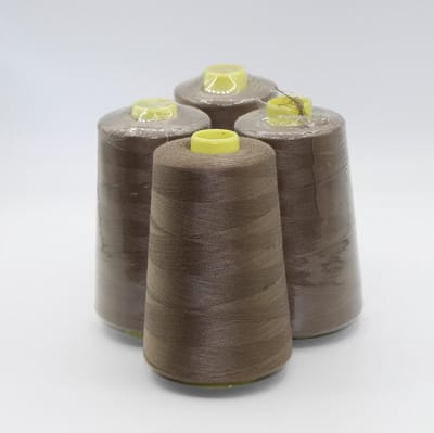 Polyester Overlockgaren – 4 Cones × 4500 m – Totaal 18.000 m – Beige-Bruin