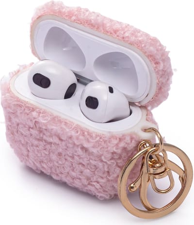 Casemania Hoesje Geschikt voor Apple AirPods 3 - Roze - Schokbestendig Teddy Furr Cover met Ring & Sleutelhanger