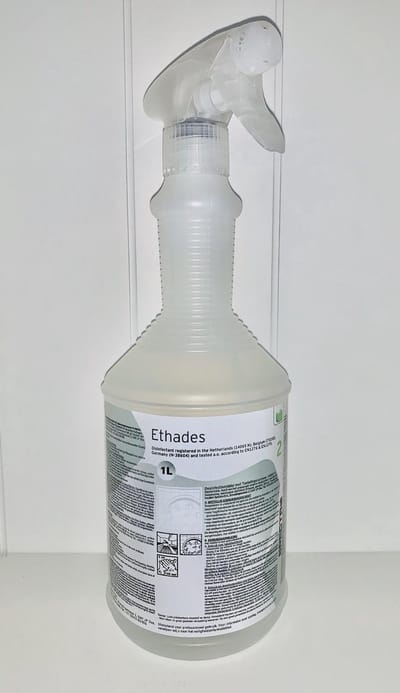 Ethades Oppervlakte desinfectiemiddel 1 liter - Desinfectie & Hygiene / Op basis van 74% alcohol toelatingsnummers: Nederland: N-14065 - Belgie: 7315B