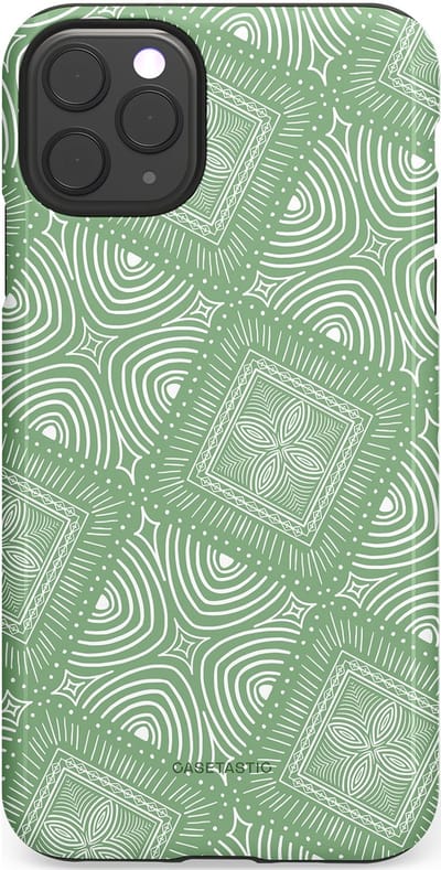 Casetastic Hoesje Geschikt voor Apple iPhone 11 Pro Max - Stijlvolle Beschermende Duo-layer Case - Groene Mandala