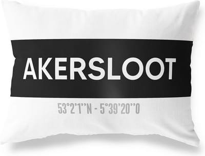 Tuinkussen AKERSLOOT - NOORD-HOLLAND met coördinaten - Buitenkussen - Bootkussen - Weerbestendig - Jouw Plaats - Studio216 - Modern - Zwart-Wit - 50x30cm