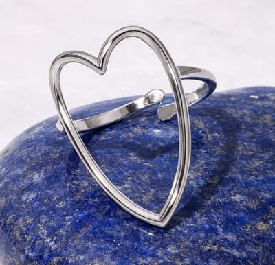 Lundholm Ringen Dames Zilver Kleurig Hart - Zilveren Hartjes Ring Dames Groot – Premium Stainless Steel PVD Zilver Plated Jewellery – Verstelbare Statement Grote Ring Zilverkleurig (One Size) – My Joliene Serie