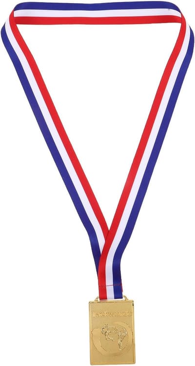 Gouden Voetbal Medaille - Sport Prijs - Wedstrijd Succes - Uniek Rechthoekig Design - 7.5cm Breed - Goud