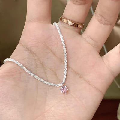 Collier pendentif en zircon brillant pour femmes, chaîne de clavicule design de niche de luxe léger rose