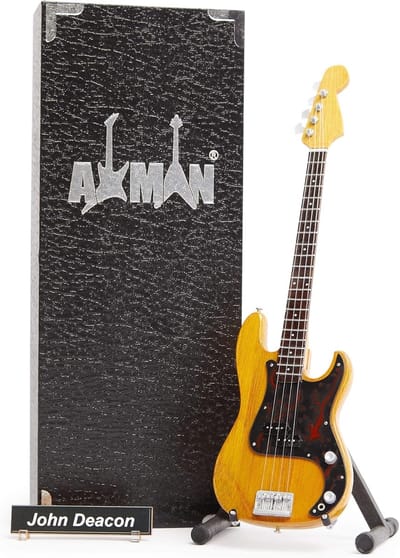 Handgemaakte miniaturen gitaar als sieraad of cadeau