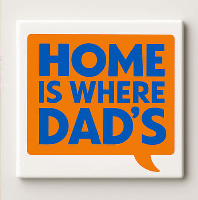 Home Is Where Dad’s Keramische Tegel 15x15cm – Grappige Quote Wanddecoratie – Perfect Vaderdag Cadeau & Huisdecoratie