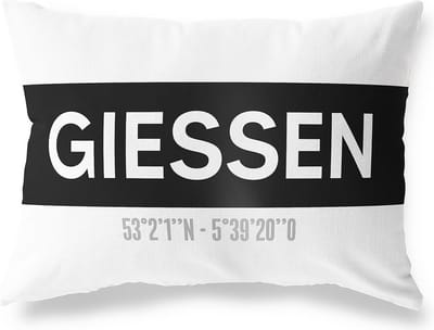 Tuinkussen GIESSEN - NOORD-BRABANT met coördinaten - Buitenkussen - Bootkussen - Weerbestendig - Jouw Plaats - Studio216 - Modern - Zwart-Wit - 50x30cm