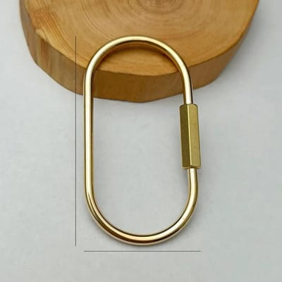 Messing Sleutelhanger Met Slot D Sleutelhanger Goudkleur Camping Karabijnhaak Survival Campinguitrusting Gespen Haken Sleutelhanger Accessoires O-shaped buckle brown