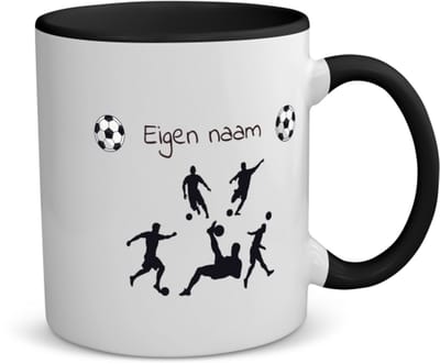 Akyol - voetbal met eigen naam - koffiemok - theemok - zwart - Voetbal - liefhebber - cadeau - verjaardag - geschenk - gepersonaliseerd - jongens en meisjes - 350 ML inhoud