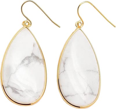 Witte edelstenen oorbellen Big Teardrop Howlite Gold - edelstaal - goud - wit - howliet - oorhangers - druppel - luxe sieraden zakje - witte oorbellen - parelmoeren oorbellen dames