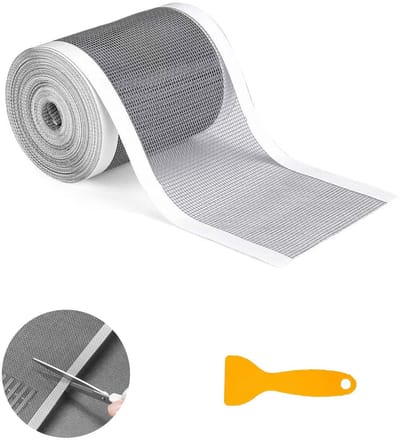 Haarzeef 100 mm x 10 m, zelfklevende doucheafvoerzeef, wegwerpgaas haarvanger met plastic schraper, afvoerfilter voor douches, badkuipen en keukens