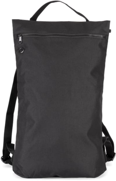 Trendy, platte en gerecycleerde rugzak - Ecologische rugzak van 60% gerecycleerd polyester - Platte rugzak, slim model, trendy stijl - Licht gewatteerd. Heel trendy ritssluiting met grote tanden - Zwart