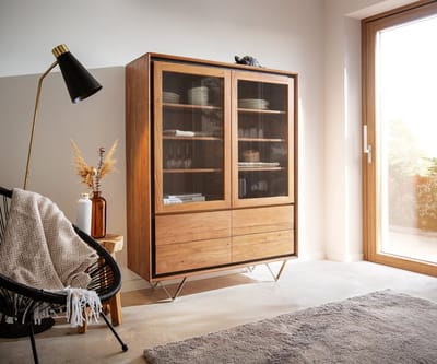 Vitrinekast Stonegrace 115x150 Acacia natuur 2 deuren 4 laden steenfineer V-voet