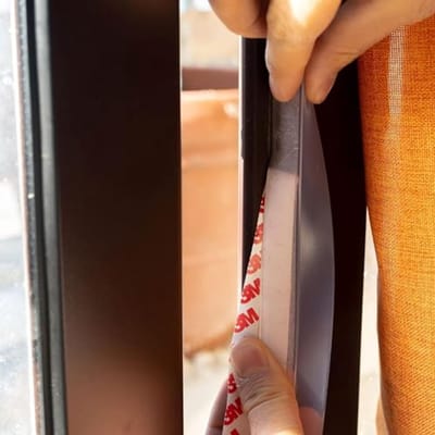 Tochtstrip met sticker - 5m, warmte-isolatie voor deuren en ramen, geluidsisolatie en koudebescherming