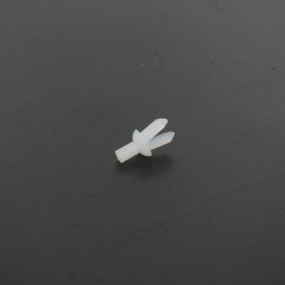 kunststof klinknagel clips voor tankdeksel voor bromfiets peugeot 103 sp nieuw